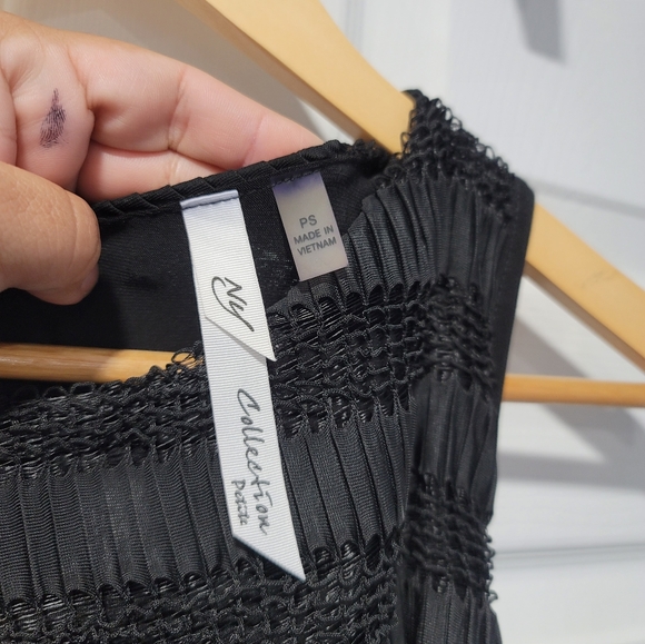 Sleeveless black maxi dress with lace overlay. Petite size S - Picture 5 of 13